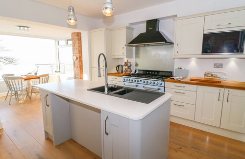 Arnside Cottage | SHADY BOWERS, with a garden in Arnside