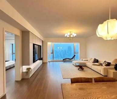 Pudong Apartment | Shanghai Skyline - Spacious&Elegant Luxury Apartment in Lujiazui near Shanghai Center Tower