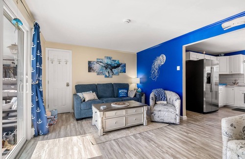 Hampton Condo | Shangri-La Escape | Steps to Beach and Marina | AC