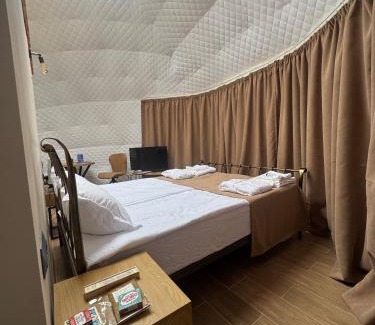 Ambrolauri Hotel | Shaori Space - შაორი სფეისი