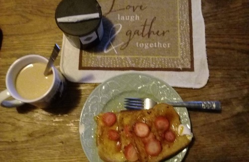 Pueblo Bed & Breakfast | Shared house Bedroom is next to restroom breakfast included in house massage