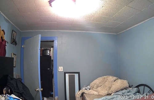 Pueblo Bed & Breakfast | Shared house Bedroom is next to restroom breakfast included in house massage
