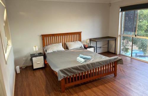 Upper Coomera House | Shared house with other guests near shopping center and theme parks