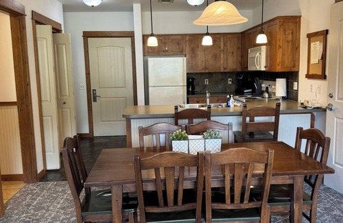 Kellogg Condo | Shared Roof Top Hot tub Silver Mtn adjoining studio available also