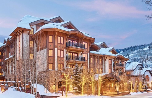 Vail Resort | Sharply Appointed Plaza Room with Custom Artwork - Steps to Pool, Dining & Spa
