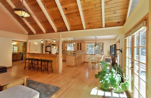 Mount Shasta House | Shasta Woodlands Beautiful home in the high timber