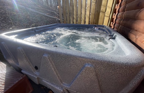 Goreville Cabin | Shawnee Tiny Cabin near Ferne Clyffe with Hot Tub