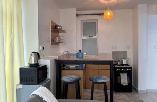 Riruta Apartment | Shee hut W/Pool, Free parking & Netflixnn