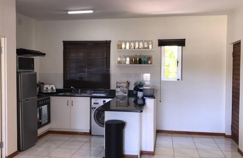 Umhlali Apartment | Sheffield Suite 1