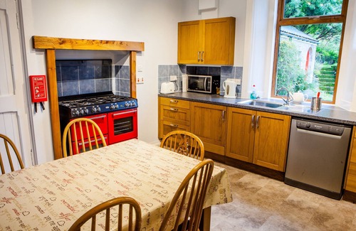 Cairnbaan Villa | Shelburne Lodge-Beautiful holiday home-on the Crinan Canal 5BR sleeps 10
