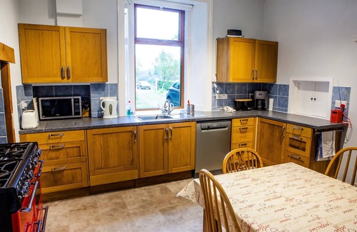 Cairnbaan Villa | Shelburne Lodge-Beautiful holiday home-on the Crinan Canal 5BR sleeps 10