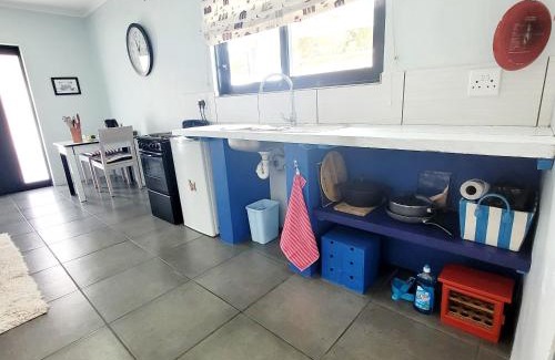 Langebaan Apartment | Shell Cottage a stone's throw from the beach