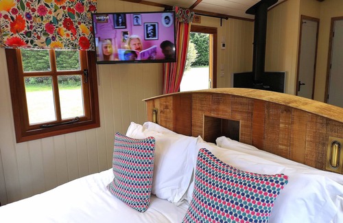 Llantarnam Hotel | Shepherd's Hut - Parkway Hotel & Spa