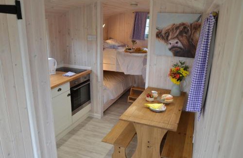 Bedfield House | Shepherds Hut 7