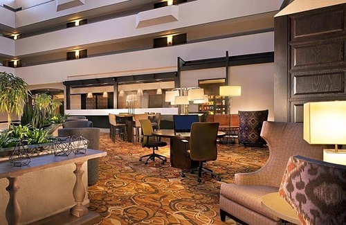Minnetonka Hotel | Sheraton Minneapolis West Hotel