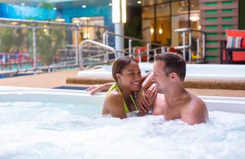 Downtown Niagara Falls Hotel | Sheraton Niagara Falls