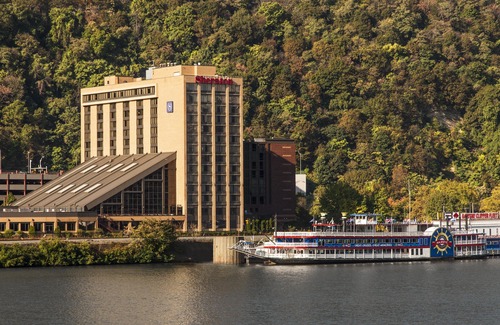 South Shore Hotel | Sheraton Pittsburgh Hotel at Station Square