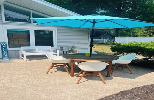 Port Colborne House | Sherkston/Cedar Bay, Port Colborne. Your Lakeside Escape Awaits at Private Beach