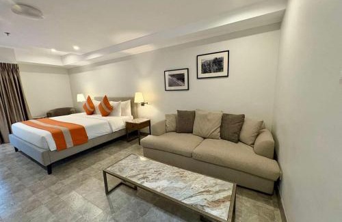 Malabanias Apartment | Sheryll Escapes - La Grande Phase 2, Grand Studio 708 on 7th floor with Balcony, Wifi & Netflix