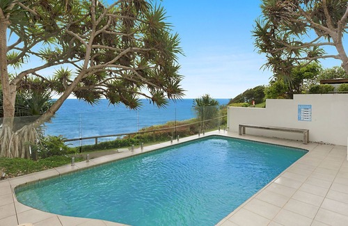 Moffat Beach Apartment | Shipton Lodge unit 3 Moffat Beach QLD