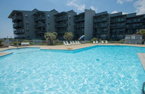 Sneads Ferry Condo | Shipwatch Villa 1309 / Internet, Community Pool, Elevator!!