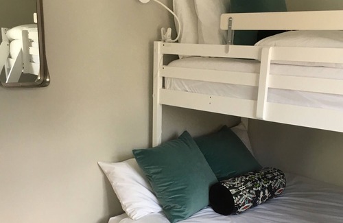 Ramsgate House | Shoemakers Cottage with sunny courtyard, near beach and town