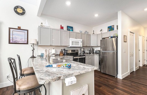 Arcadia House | 🌅 Shoreline Chalet – Wow Lake Michigan Views | Beach Access | Very Pet Friendly ➠ 18396