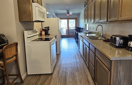 Confluence House | Shoreline Estates - Entire Home