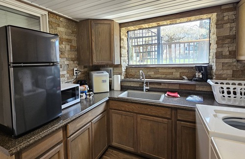 Confluence House | Shoreline Estates - Two Double Beds