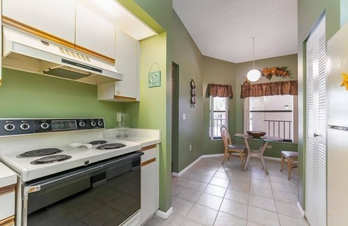 Trailer Estates Condo | Shorewalk 202/4625 - Bradenton-Condo 2 Bedroom/2 Bath, 5 miles from Anna Maria Island and near IMG, maximum occupancy of 4 people.