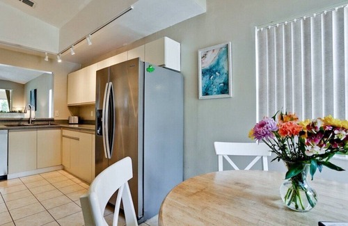 Trailer Estates Apartment | Shorewalk EH condo 2 Bedroom/2 Bath-near Beaches, IMG, Pool, Tennis, Pickleball