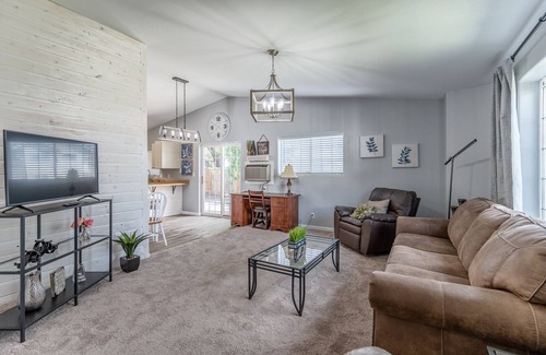 Moses Lake House | Short distance to all amenities! Newly remodeled with secluded patio!