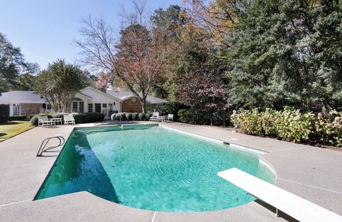 Atlanta House | SHORT /LONG TERM RENTAL OPPORTUNITY NEAR CHASTAIN PARK WITH A POOL!