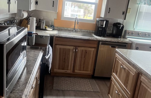 Long Beach House | Short term rentals, Dec - March, 10% discount on 7 day bookings. Dog friendly!