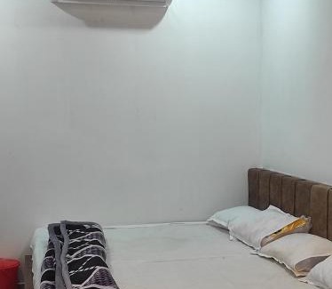 Khatu Hotel | Shree Banke Bihari Place