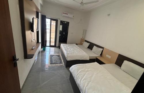 Sikar Hotel | Shree radhe mohan hotel and resort khatushyamji