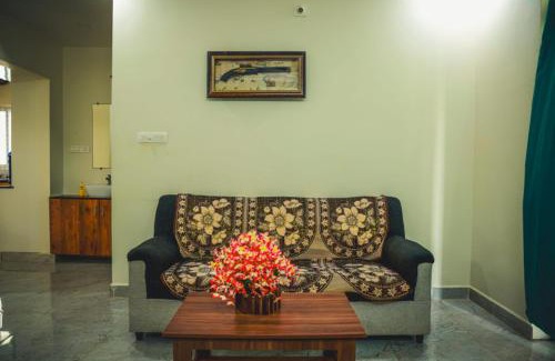 Tiruchanur Hotel | Shree Varahi HomeStay