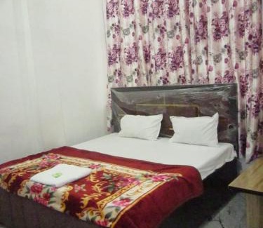 Mathura Hotel | Shri prabhu dham- Near Prem Mandir