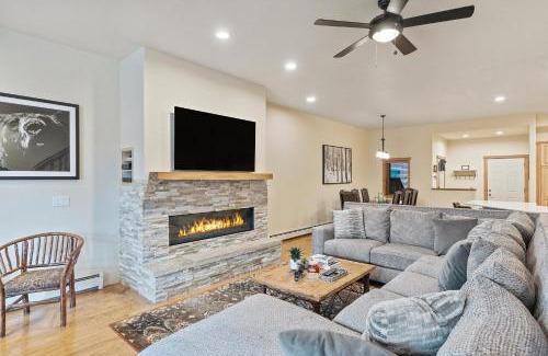 Steamboat Springs House | Shuffleboard Table - Modern Kitchen - Garage - Hot Tub