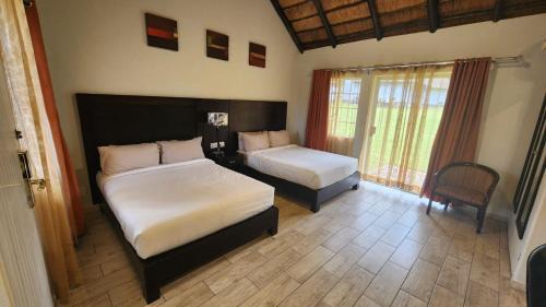 Greater Johannesburg Metropolitan Area Cabin | Shumba Valley Lodge Lanseria Airport