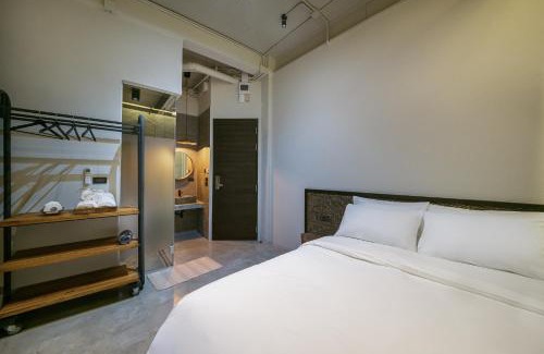 Thanon Phetchaburi Hotel | Siam Shelter Bangkok