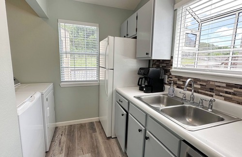 Reeds Spring Condo | Side by Side Condos Walk-in Lake View Top Floor Next to SDC