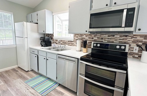 Reeds Spring Condo | Side by Side Condos Walk-in Lake View Top Floor Next to SDC