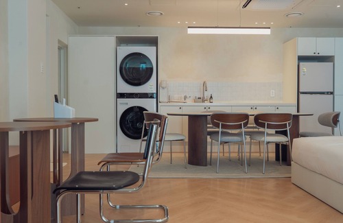 Sogong-dong Apartment | Siena. Korean skincare, 1mins Olive young, 5mins Myeongdong, Hotel spa, Shopping