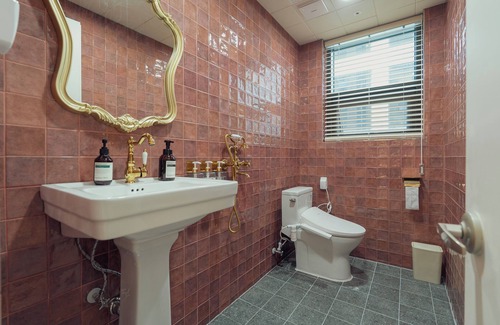 Sogong-dong Apartment | Siena. Korean skincare, 1mins Olive young, 5mins Myeongdong, Hotel spa, Shopping