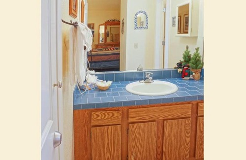June Lake Apartment | Sierra Suns 10