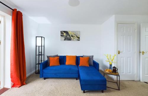 Cheltenham House | Signature Stays Accomodation - Cheltenham - 4-Bed With Parking - Ideal For Contractors & Long Stays