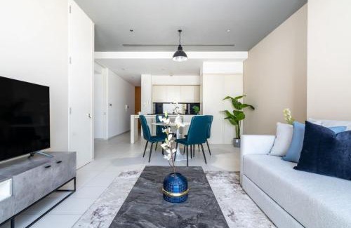 DIFC Apartment | Silkhaus contemporary 1BDR with Downtown view in DIFC