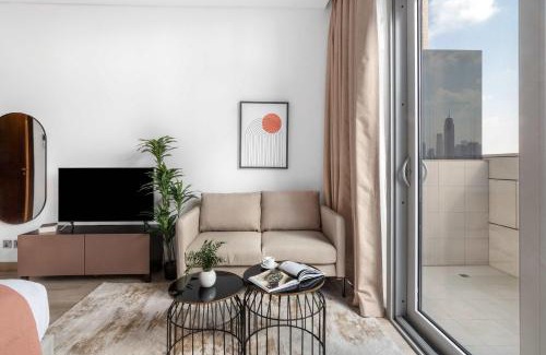 Bur Dubai Apartment | Silkhaus modern studio with Burj Khalifa view in DIFC