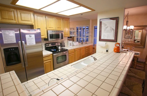 Mammoth Lakes Condo | Silver Bear #20 Deluxe, Upscale 2 Bed, 2 Bath Condo, Short Walk to Canyon Lodge, Pet Friendly